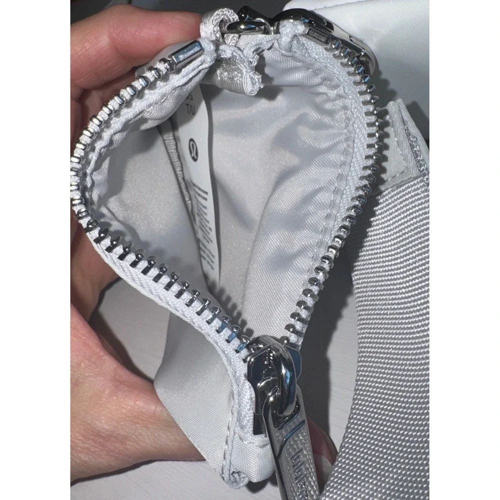 Lululemon Dual Pouch Wristlet Vapor and White Detachable Wallet Keychain NEW